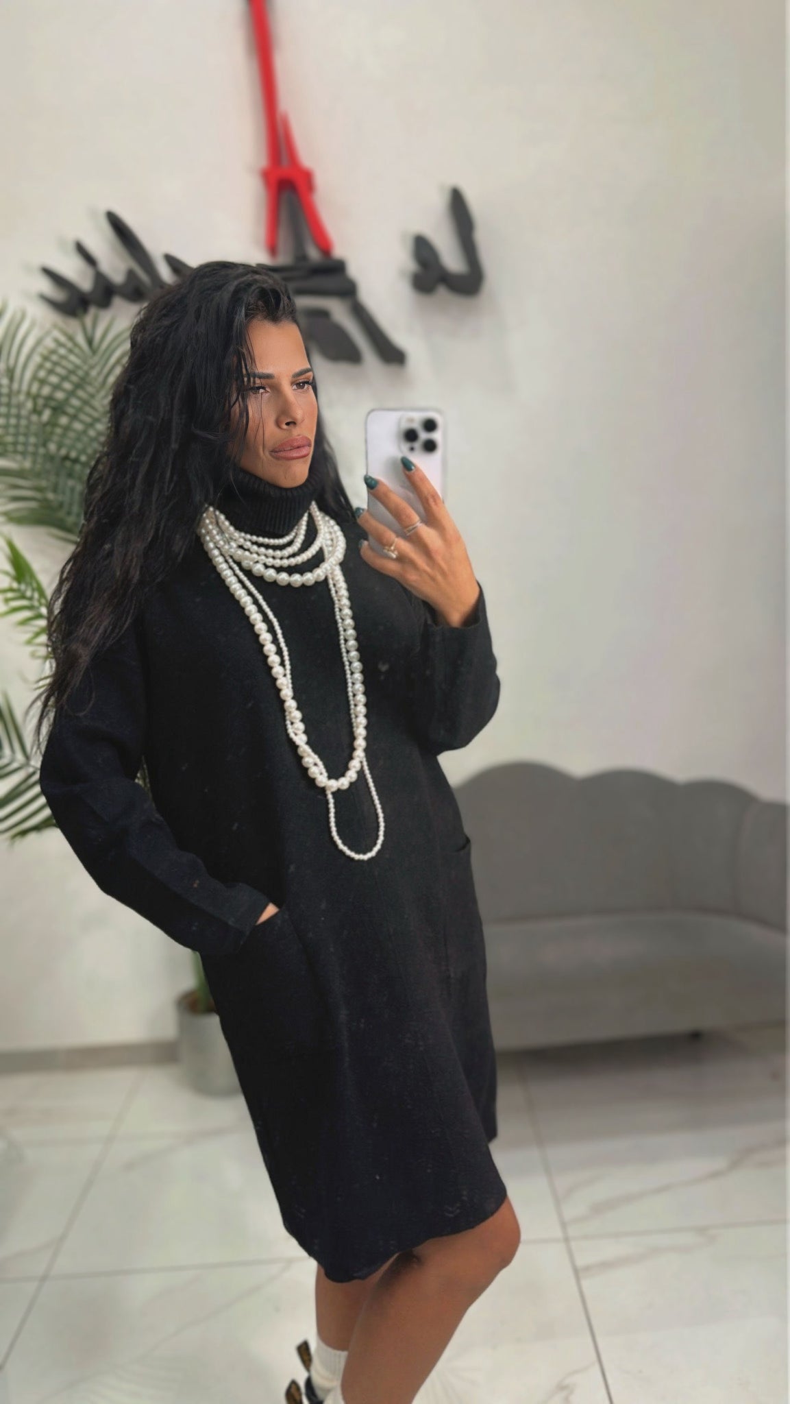 Abito collo alto con tasche